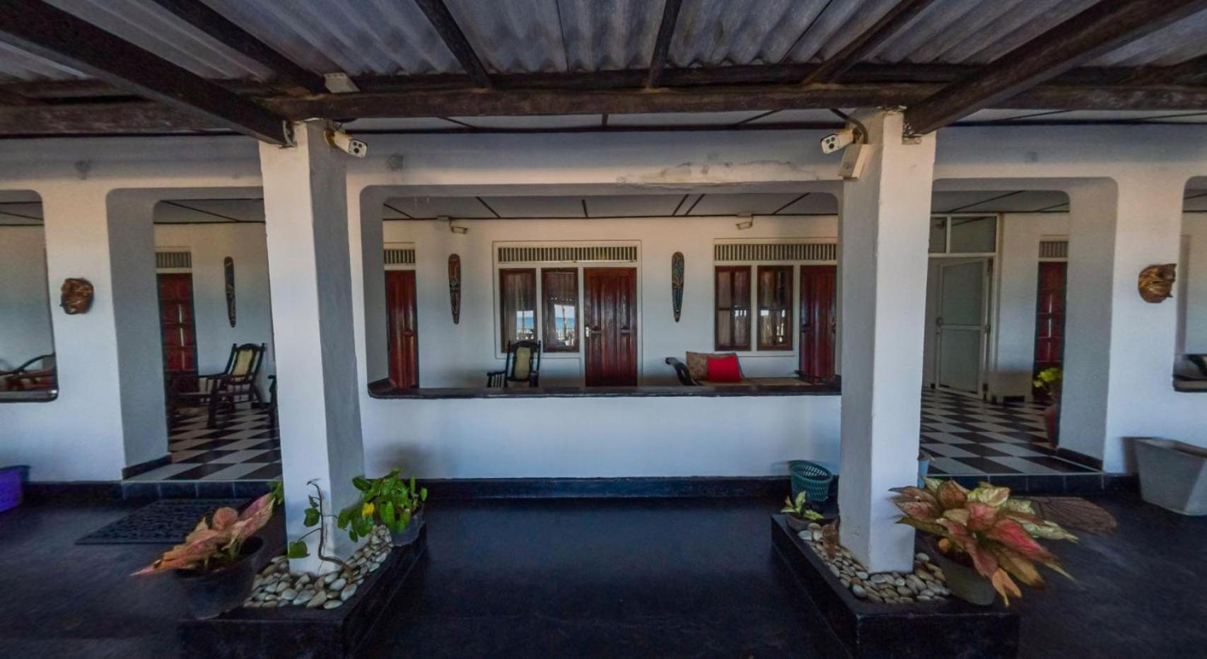 Sea Shine Guest House Хиккадува Экстерьер фото